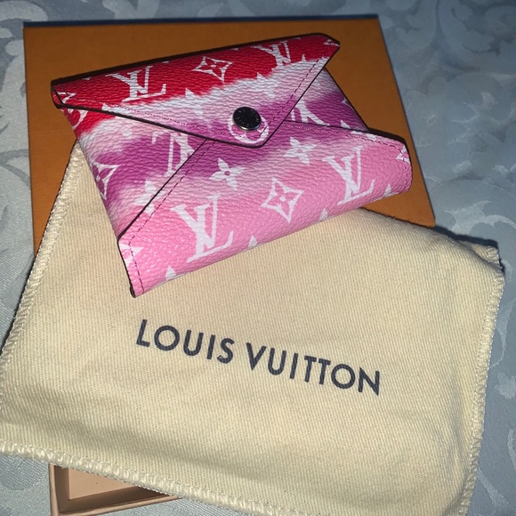 ❌SOLD❌ Louis Vuitton Kirigami Small Pouchette - Picture 2 of 2
